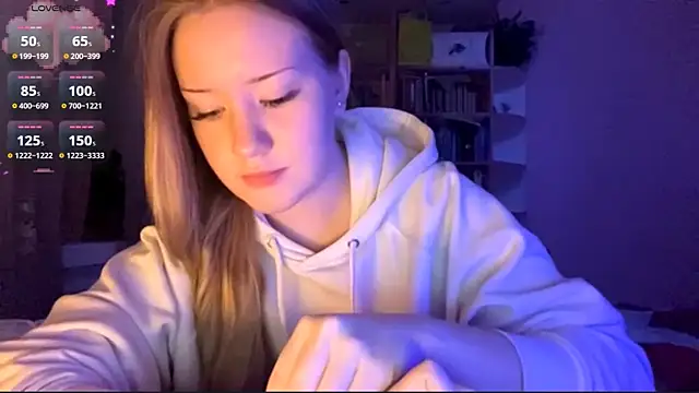 Snapshot of PandaFluff chatting on February 2026 06:59:02 PM PandaFluff online show from February 2026 06:59:02 PM