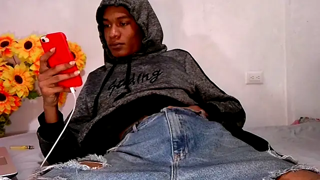 Snapshot of Noah_Miller7 chatting on October 2025 12:23:02 PM Noah Miller7 online show from October 2025 12:23:02 PM