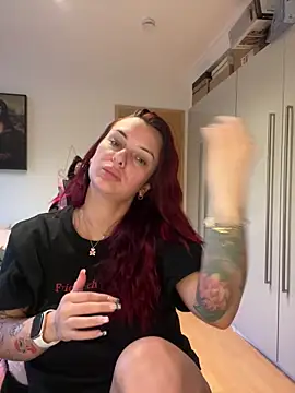 OliviaaFischer online show from April 2026 06:12:01 PM