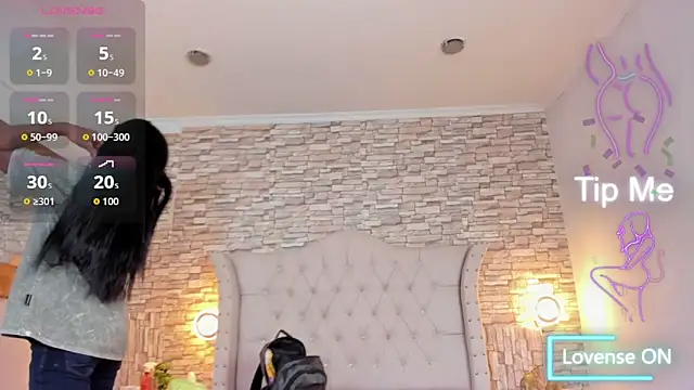 Lucia-Horny24 online show from October 2025 07:54:02 PM