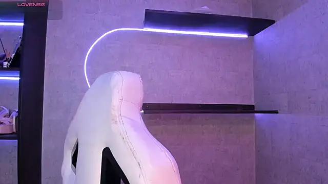 Snapshot of RenataLeclair chatting on October 2025 04:04:01 PM RenataLeclair online show from October 2025 04:04:01 PM