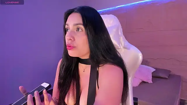 Snapshot of RenataLeclair chatting on October 2025 05:15:02 PM RenataLeclair online show from October 2025 05:15:02 PM