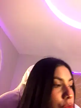 Snapshot of RenataLeclair chatting on October 2025 04:06:02 PM RenataLeclair online show from October 2025 04:06:02 PM