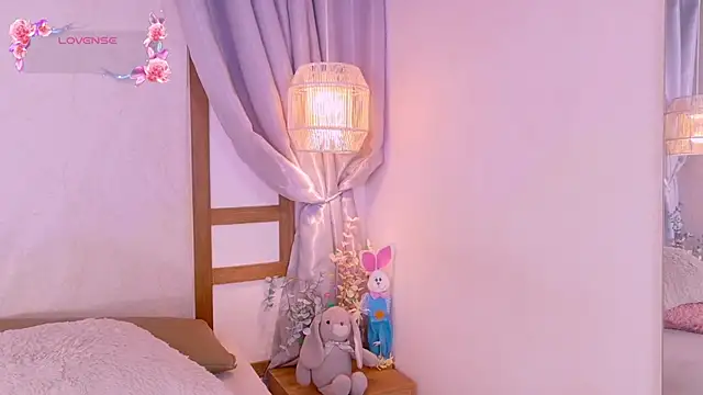 RenataLeclair online show from April 2026 04:23:02 PM