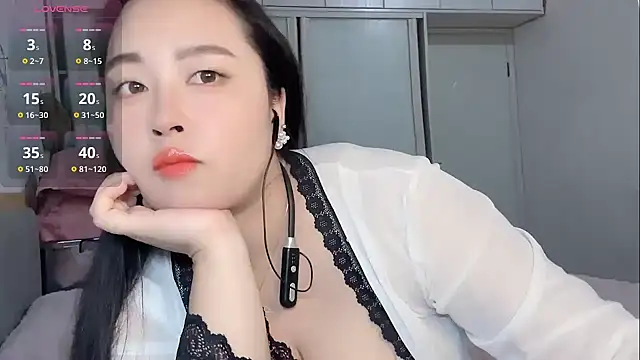 Snapshot of xchenchen chatting on October 2025 03:40:01 PM xchenchen online show from October 2025 03:40:01 PM