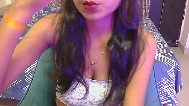Snapshot of hoty-priya chatting on July 2026 04:47:01 AM hoty-priya online show from July 2026 04:47:01 AM