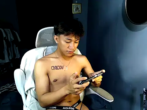 Snapshot of naughtyboyloy_0 chatting on May 2026 04:47:02 PM naughtyboyloy 0 online show from May 2026 04:47:02 PM