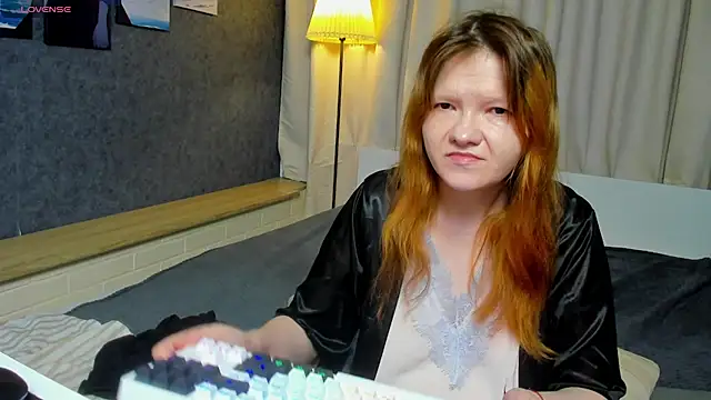 Nora lovvvv online show from November 2025 03:12:02 PM