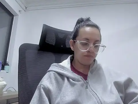 Snapshot of dalila_macherano1 chatting on October 2025 11:04:02 PM dalila macherano1 online show from October 2025 11:04:02 PM