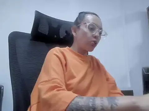 Snapshot of dalila_macherano1 chatting on October 2025 07:01:02 PM dalila macherano1 online show from October 2025 07:01:02 PM