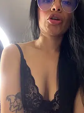 Melissa coch online show from November 2025 05:10:02 AM