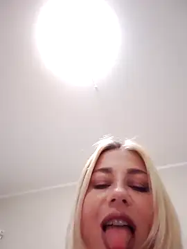 Snapshot of evakisimovareal chatting on October 2025 04:04:02 PM evakisimovareal online show from October 2025 04:04:02 PM