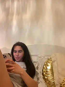 itsyourgirltee online show from April 2026 10:55:02 PM