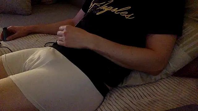 Breezydicksn online show from November 2025 06:30:01 PM