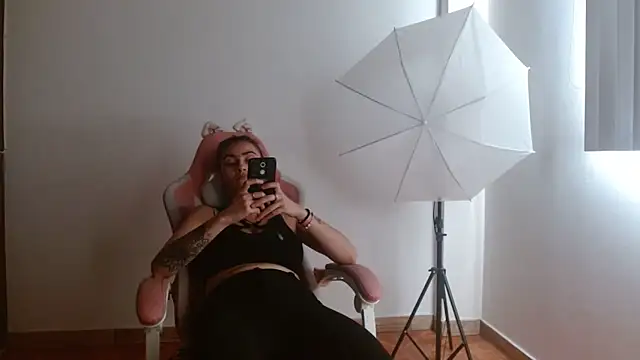 Snapshot of Crystal_Star_ chatting on December 2025 07:53:02 PM Crystal Star online show from December 2025 07:53:02 PM