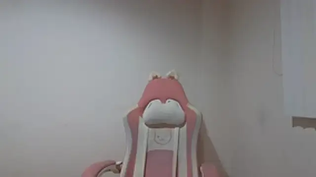 Snapshot of Crystal_Star_ chatting on December 2025 09:27:01 AM Crystal Star online show from December 2025 09:27:01 AM