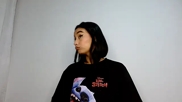 Gia Lee online show from October 2025 02:22:02 AM