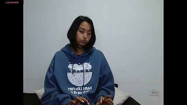 Gia Lee online show from December 2025 04:07:02 AM