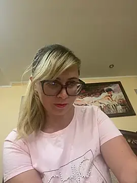 Crystal00Girl online show from September 2025 09:58:01 PM