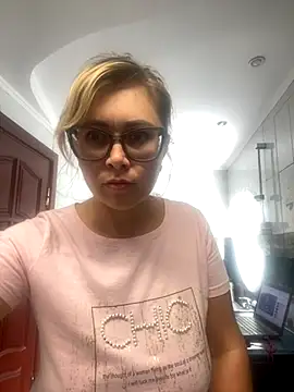 Crystal00Girl online show from September 2025 11:33:01 AM