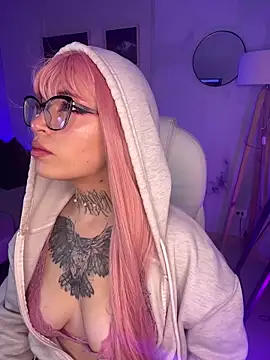dreamleah  online show from April 2026 11:57:02 PM