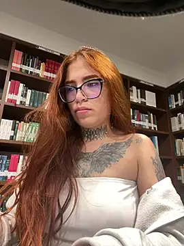 dreamleah  online show from April 2026 10:27:01 PM