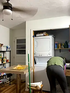 Mommasaurrex online show from September 2025 11:32:02 PM