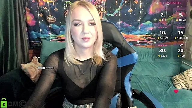 Snapshot of CrystalGirl99 chatting on February 2026 08:10:02 AM CrystalGirl99 online show from February 2026 08:10:02 AM