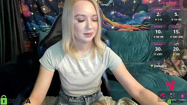 Snapshot of CrystalGirl99 chatting on March 2026 08:09:02 AM CrystalGirl99 online show from March 2026 08:09:02 AM