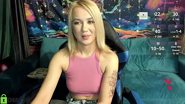 Snapshot of CrystalGirl99 chatting on March 2026 08:09:02 AM CrystalGirl99 online show from March 2026 08:09:02 AM