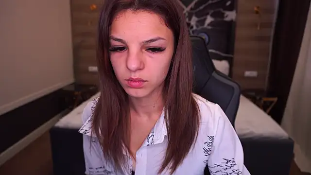 Snapshot of AnitaBambie chatting on October 2025 05:39:02 AM AnitaBambie online show from October 2025 05:39:02 AM