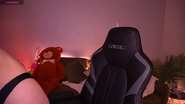 Snapshot of AnitaBambie chatting on February 2026 07:13:02 AM AnitaBambie online show from February 2026 07:13:02 AM