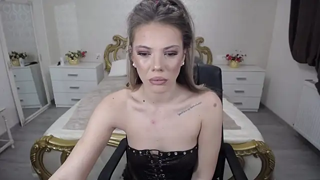 Snapshot of AmberTop chatting on April 2026 09:04:01 AM AmberTop online show from April 2026 09:04:01 AM