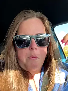 hornykitty1210 online show from October 2025 07:12:01 PM