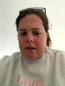 hornykitty1210 online show from November 2025 05:14:01 PM