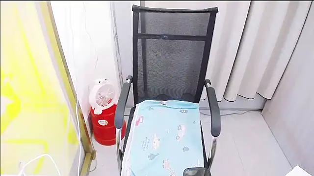 Snapshot of Brosnahan chatting on October 2025 06:56:02 AM Brosnahan online show from October 2025 06:56:02 AM