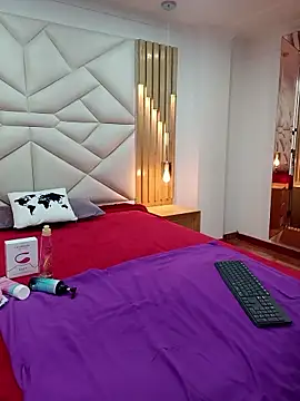 Alana steel 1 online show from November 2025 07:45:02 PM