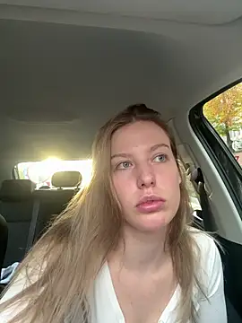 Chloemillerrxx online show from November 2025 02:43:02 PM