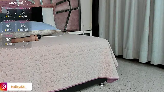 HaileyDuke online show from September 2025 05:37:01 PM