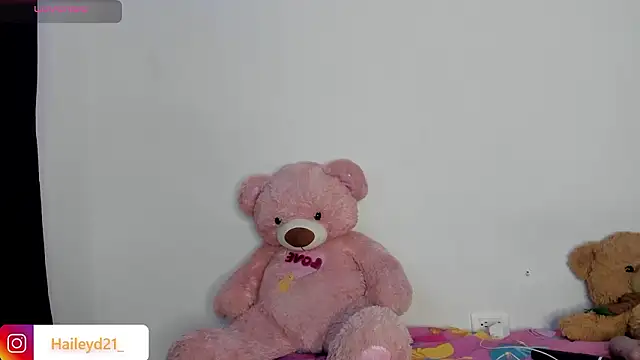 Snapshot of HaileyDuke chatting on March 2026 11:33:01 PM HaileyDuke online show from March 2026 11:33:01 PM