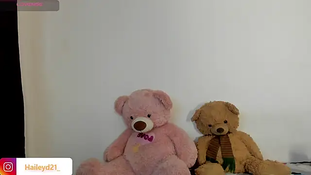 Snapshot of HaileyDuke chatting on March 2026 10:35:02 PM HaileyDuke online show from March 2026 10:35:02 PM