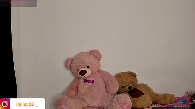 Snapshot of HaileyDuke chatting on March 2026 11:44:01 PM HaileyDuke online show from March 2026 11:44:01 PM