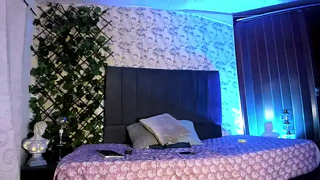 luciana valentina online show from October 2025 11:02:01 PM