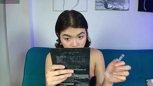 Snapshot of Zoe_wang chatting on December 2025 01:07:01 PM Zoe wang online show from December 2025 01:07:01 PM