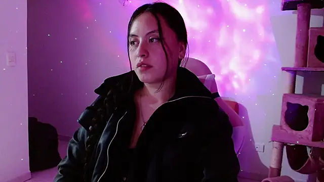 madissooon   online show from December 2025 04:39:02 AM