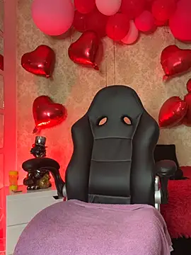 Snapshot of MorenaLush_Eup chatting on March 2026 01:03:01 AM MorenaLush Eup online show from March 2026 01:03:01 AM