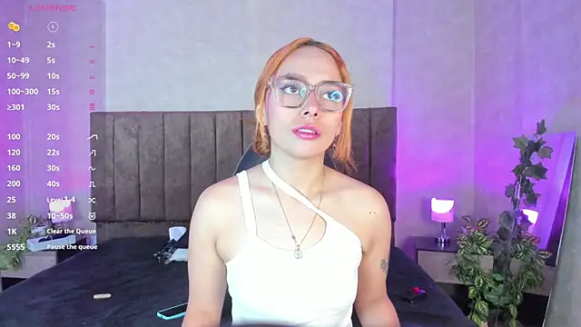 LanaMills  online show from October 2025 05:06:01 AM