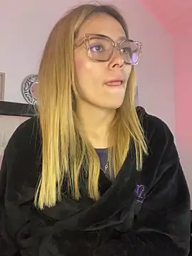 LanaMills  online show from October 2025 05:30:02 PM