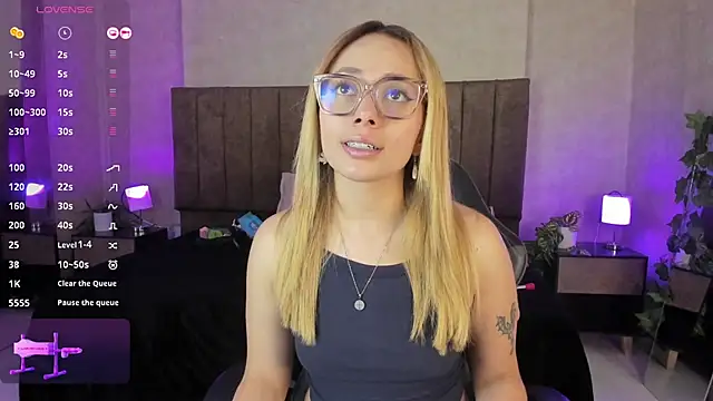 LanaMills  online show from November 2025 03:49:02 AM