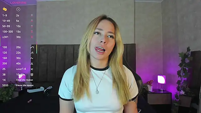 LanaMills  online show from December 2025 03:55:01 AM